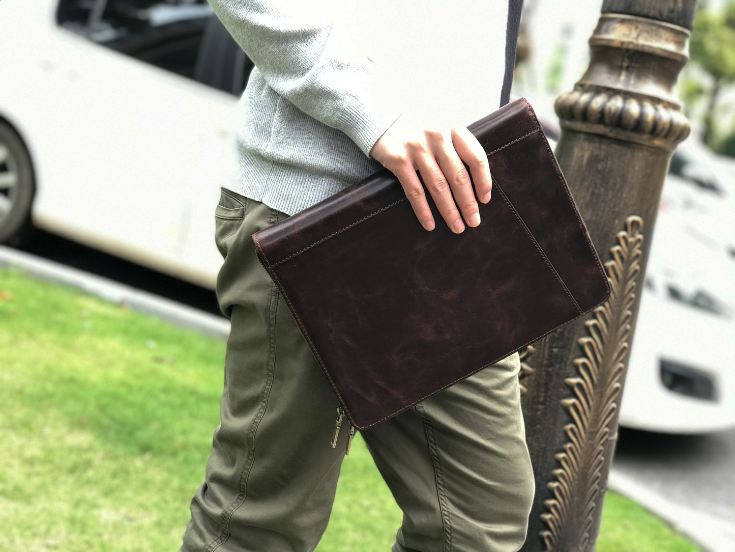 Genuine Leather Portfolio, Zipper Business Organizer, Padfolio for Legal Paper/ A4 Letter Size Notepad/ MacBook, Gift (Black)